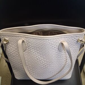 Elegant White Textured Women's Tote Bag